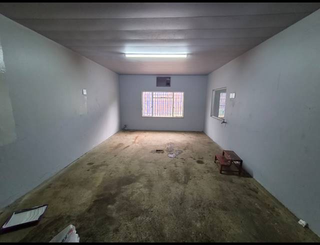 650M² WAREHOUSE TO LET IN WADEVILLE